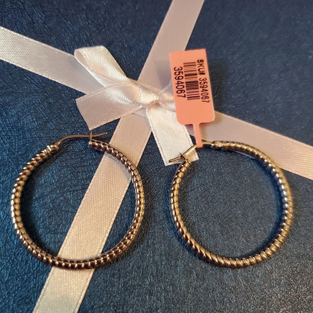 Earrings - Picture 3 of 5